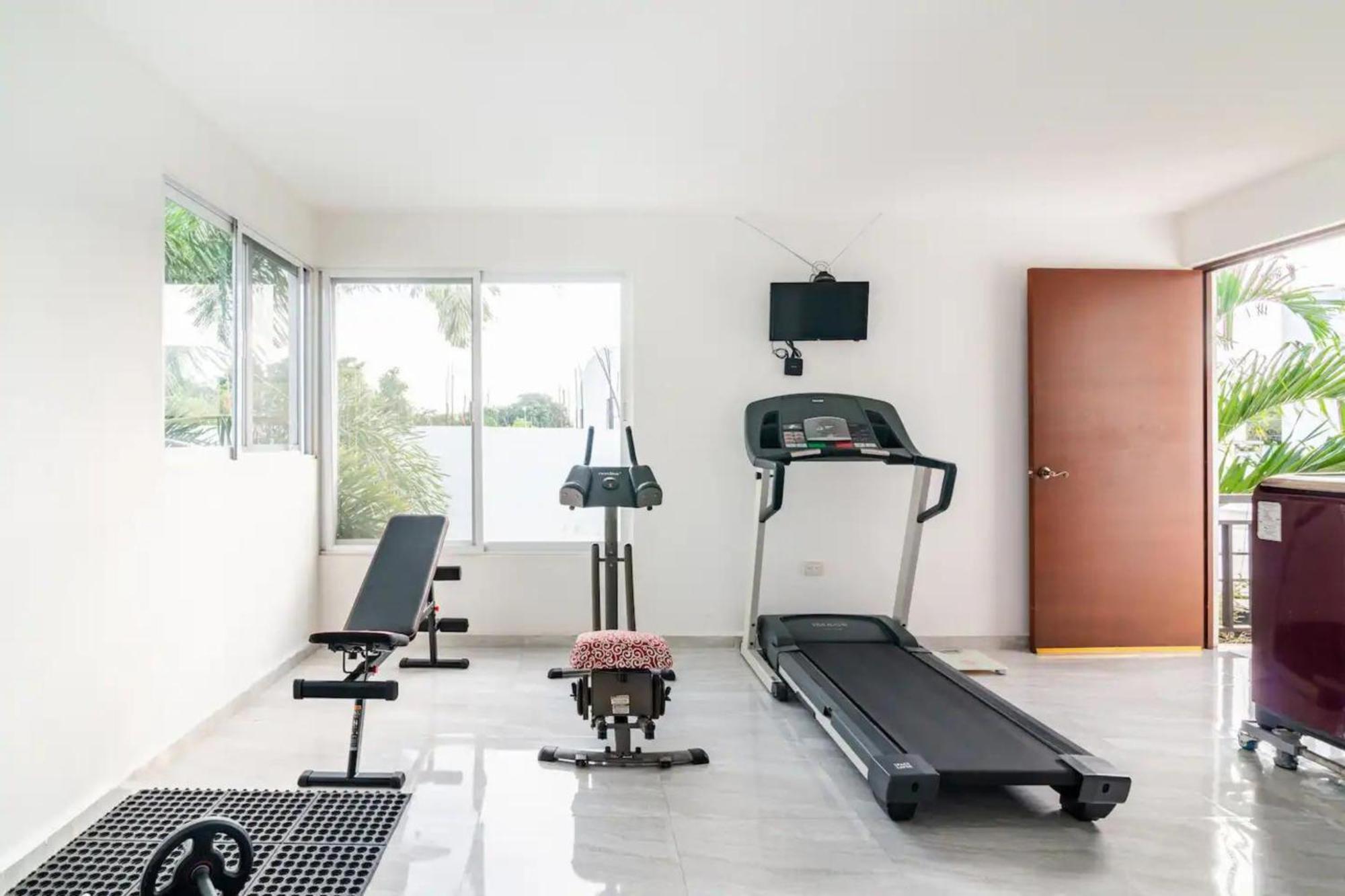 מרידה Villa Moderna Con Alberca, Gimnasio Y Cochera מראה חיצוני תמונה